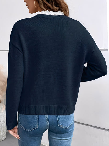 Victoria | Chic Knitted Sweater with Elegant Lace Collar