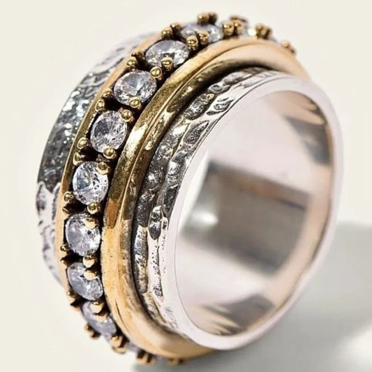 Victoria | Retro Ring with Inlaid Stones
